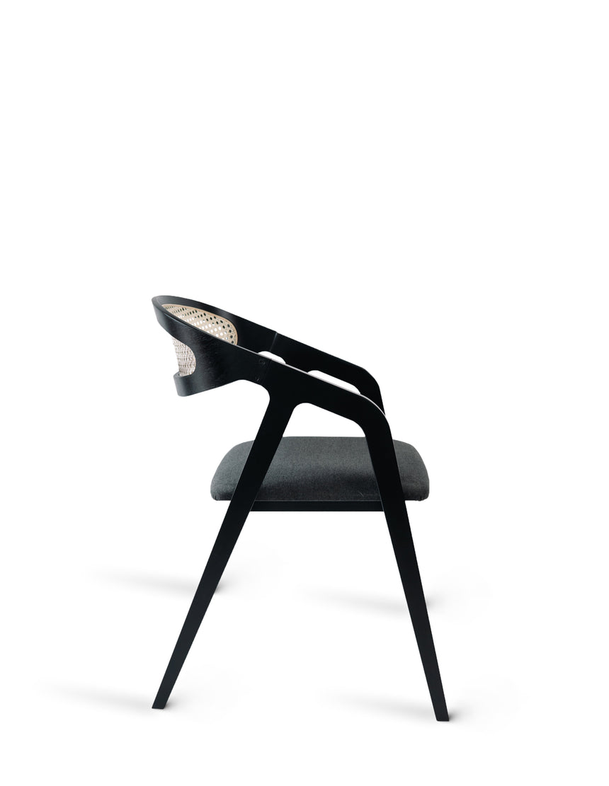 Frame C étkezőszék - választható kárpitozással/pácolással