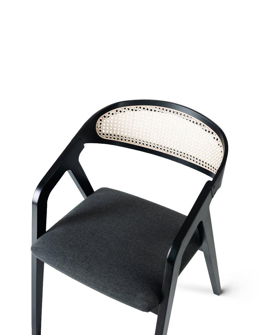 Frame C étkezőszék - választható kárpitozással/pácolással