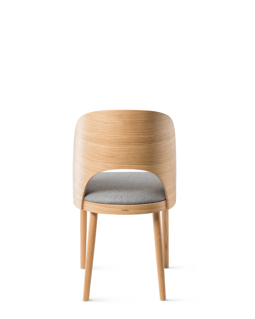 Fameg A-1411 éttermi szék