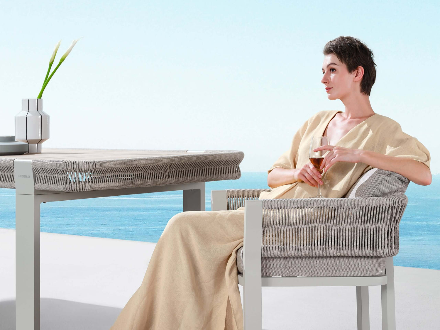 Higold Borromeo 4 személyes kerti étkezőszett taupe színben