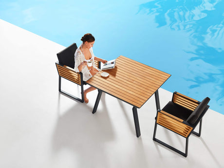 Higold New York 4 személyes kerti étkezőszett, fekete színben