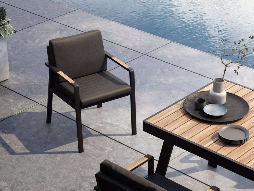 Higold Nofi - 8 személyes  kerti étkezőszett fekete színben