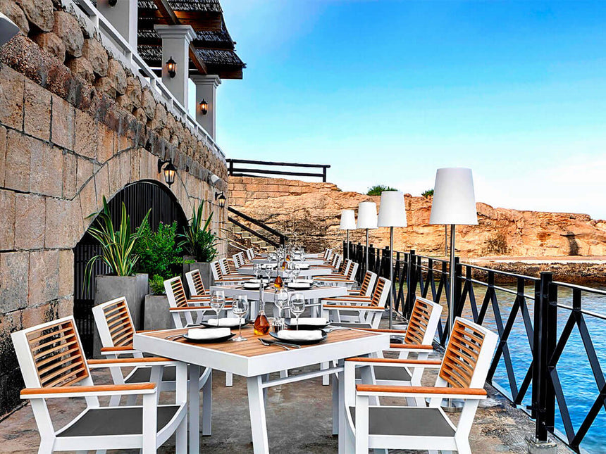 Higold York 4 személyes kerti étkezőszett, fehér színben