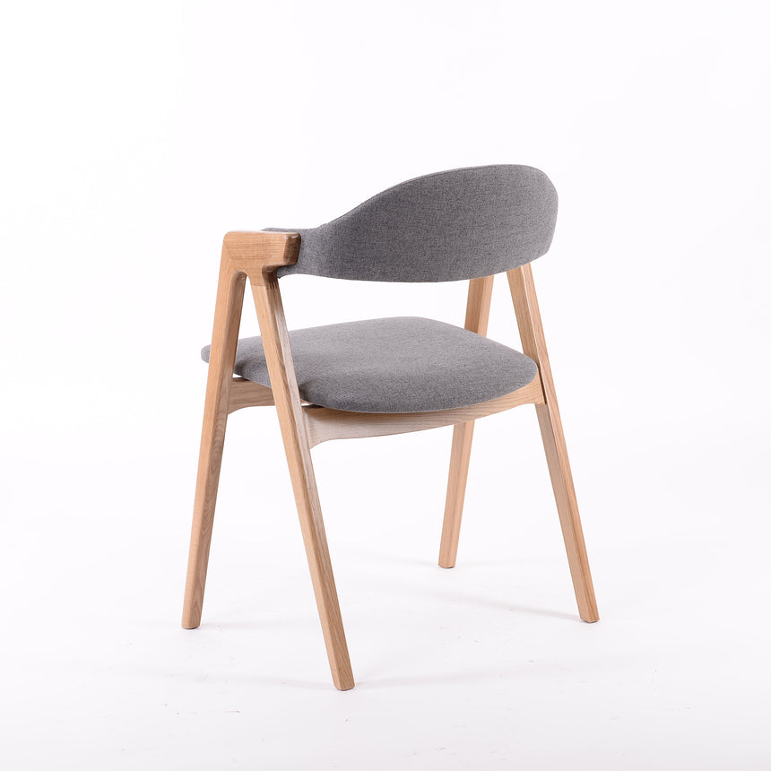 Logan étkezőszék - választható kárpitozással/pácolással