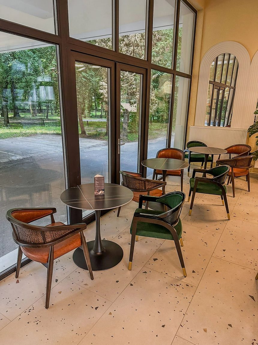 Wind éttermi szék, választható kárpitozással, pácolással