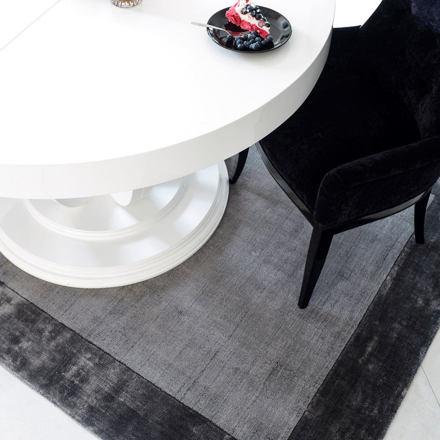 Aracelis Steel Grey viszkóz szőnyeg enteriőrben