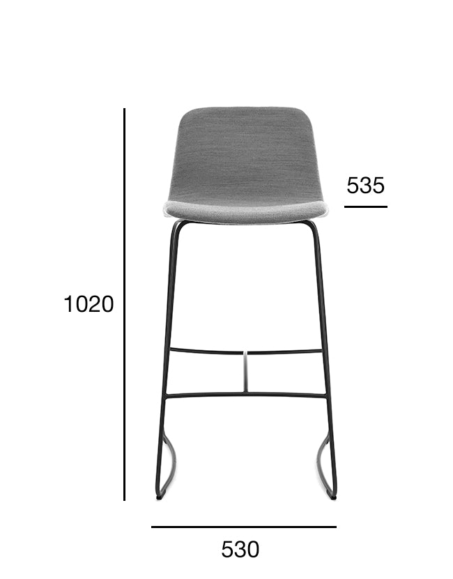 Fameg Hips BSTM-1802/1 bárszék vendéglátó térben