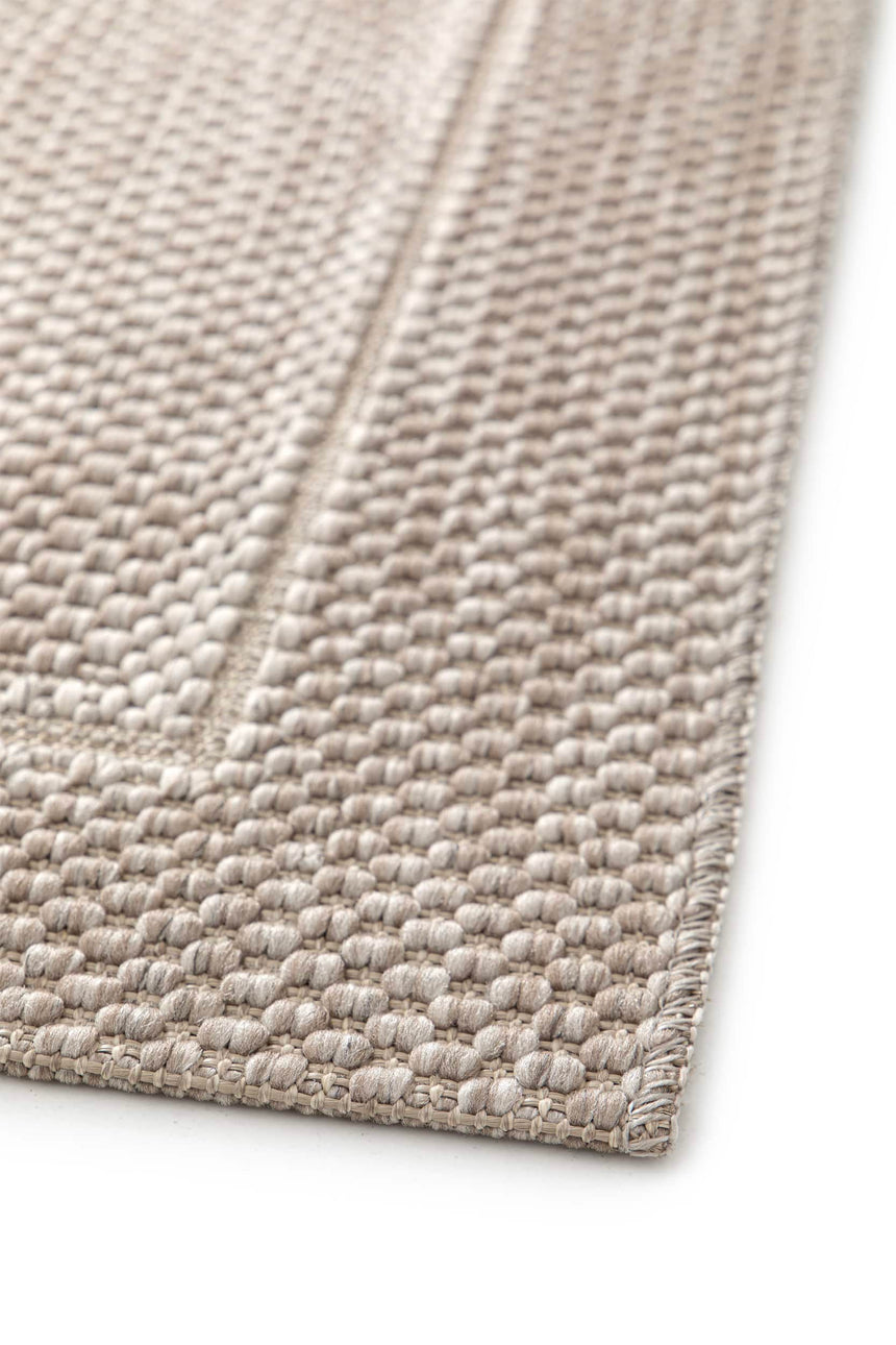 Grano Frame Gray kültéri szőnyeg keretes mintázata közelről