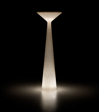 Tebe állólámpa White Light kivitelben, bekapcsolva