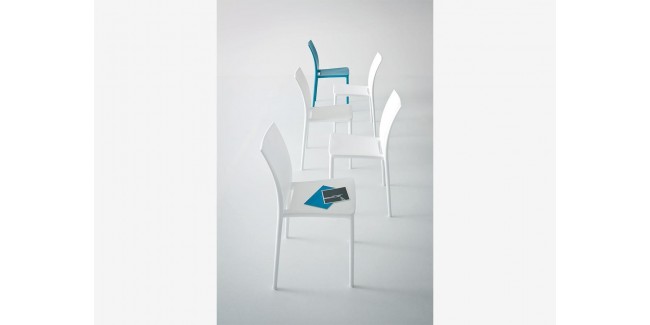 Kültéri műanyag székek GE Moon minőségi kültéri szék