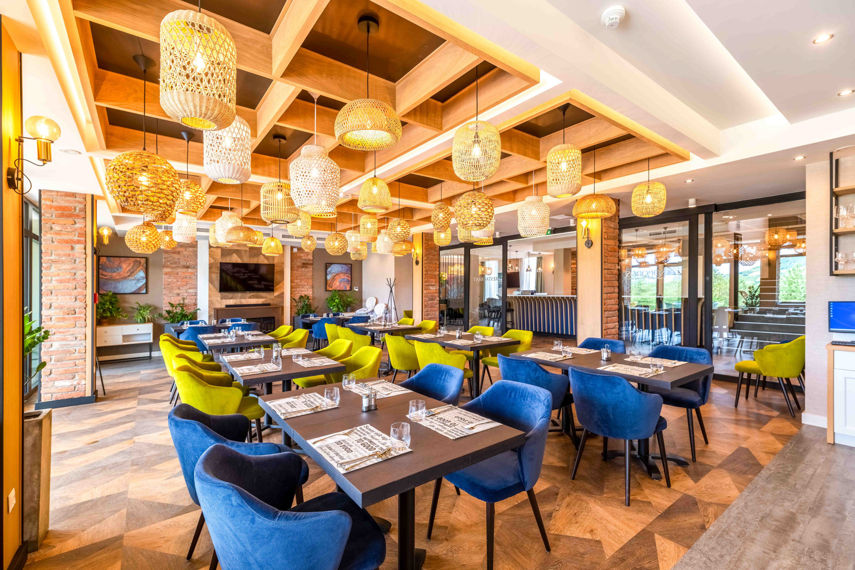 Hotel Kőporos – MobCenter bútorozás