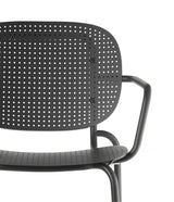 Si-Si Dots karfás szék – fehér hátteres render