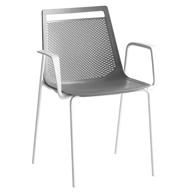 Akami karfás szék