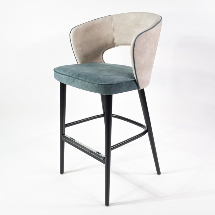 SIGMA II éttermi bárszék – professzionális kényelem és modern design