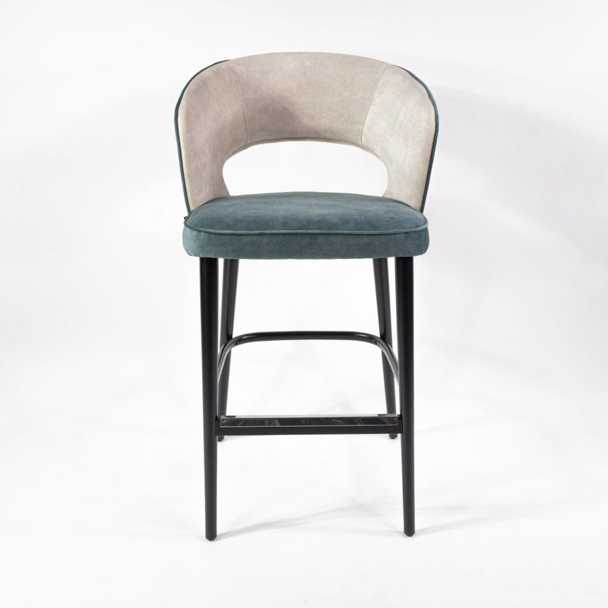 SIGMA II éttermi bárszék – professzionális kényelem és modern design