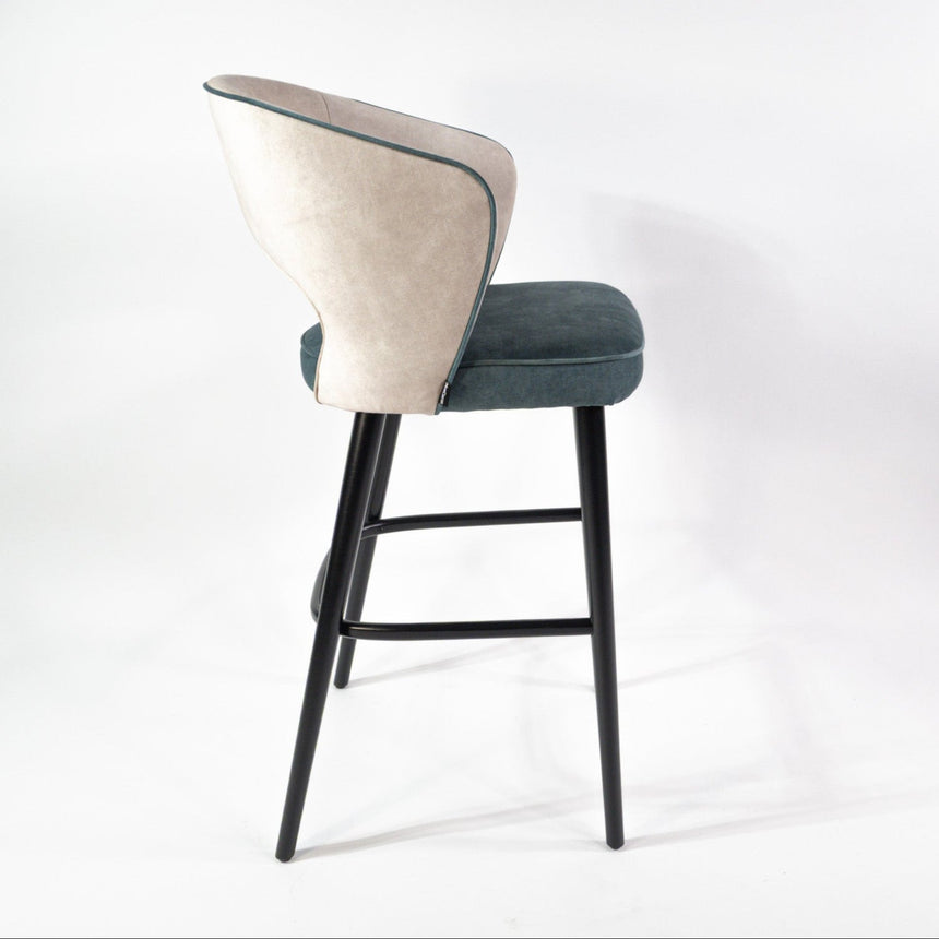SIGMA II éttermi bárszék – professzionális kényelem és modern design