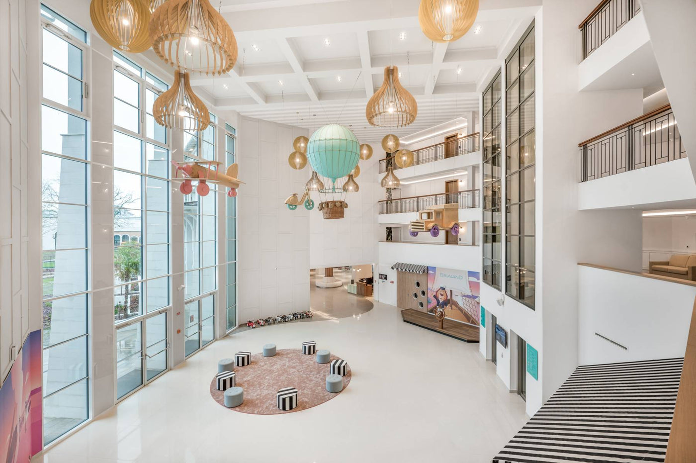 MÖVENPICK – Balaland Resort – MobCenter bútorozás