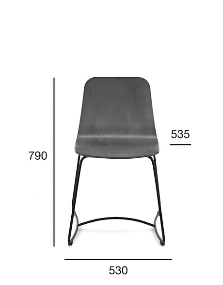 Fameg Hips AM-1802 szék enteriőrben