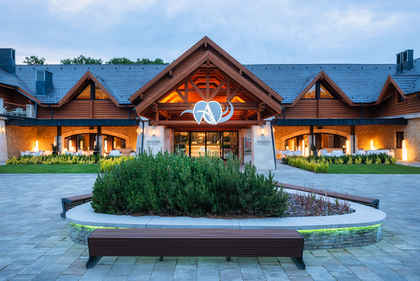 Avalon Resort & SPA – MobCenter bútorozás