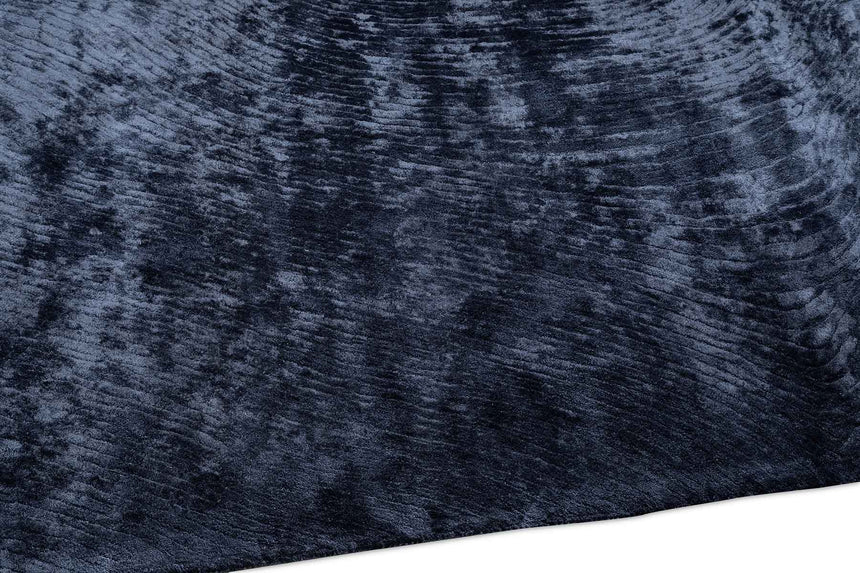 Canyon Dark Blue viszkóz szőnyeg enteriőrben