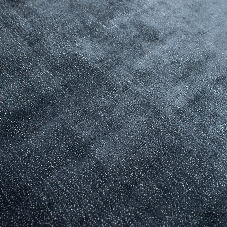 Linen Dark Blue viszkóz szőnyeg szálszerkezete közelről