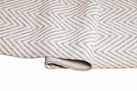 Luno Cold Beige modern szőnyeg oldalnézetből