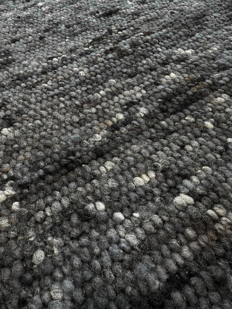 Mellow Anthracite gyapjú szőnyeg szálszerkezete közelről